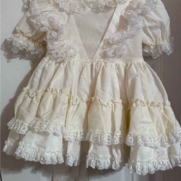 Vintage Miss Quality Ivory Lace & Ruffles Full Circle Pageant Party Dress - Picture 5 of 9
